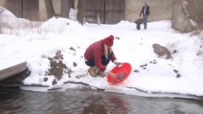 Abandoned auric lady Chantal H got stuffed good